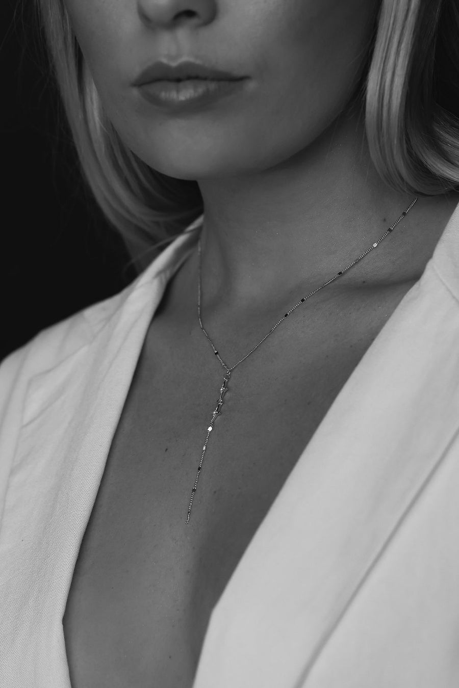 What is a Lariat Necklace, and How Do You Wear One? | Medley Jewellery Blog
